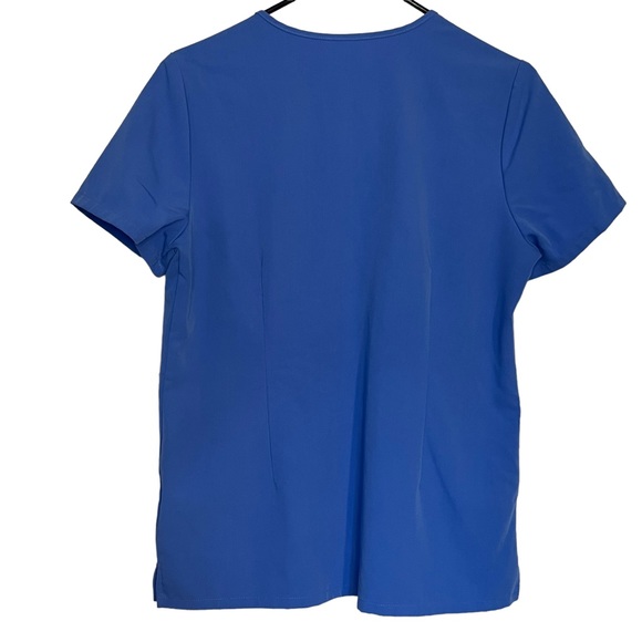FIGS Casma™ Three-Pocket Scrub Top Ceil Blue Small - Picture 3 of 3
